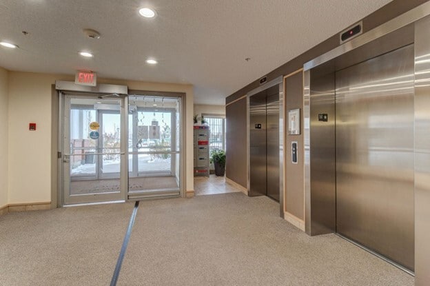 Photo du bâtiment - Westwood Terrace