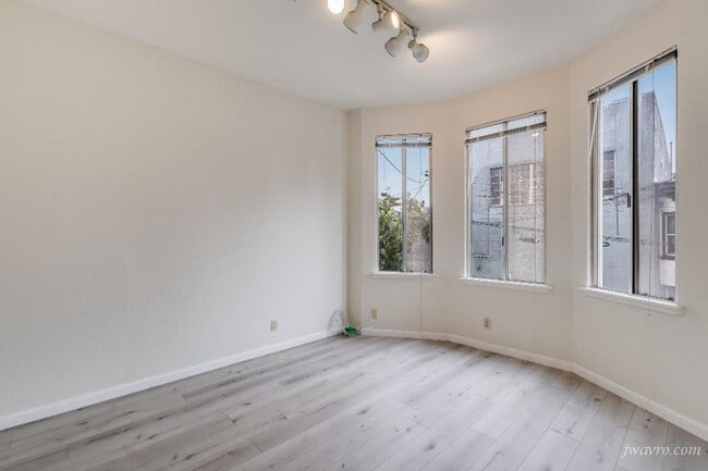 Photo - 33a Isis St Apartment