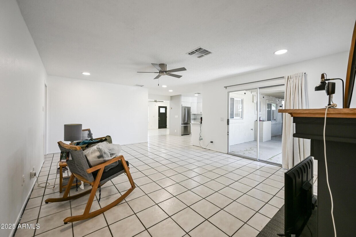 Foto principal - 5833 W John Cabot Rd