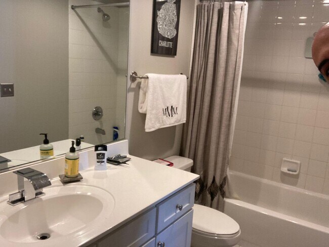 Foto del edificio - 1315 East Blvd