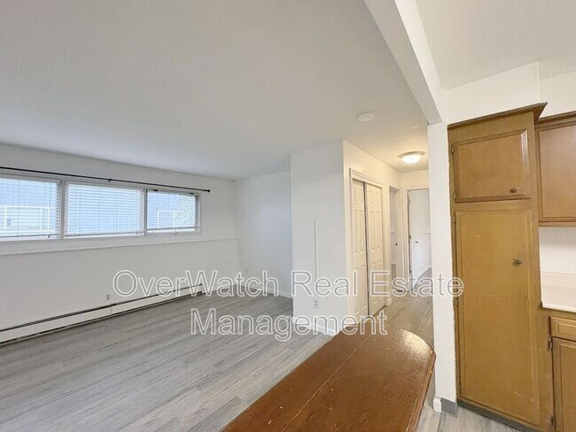 Building Photo - 3031 W 30th Ave