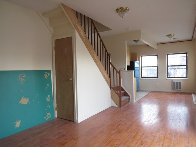 Building Photo - 795 Grand St