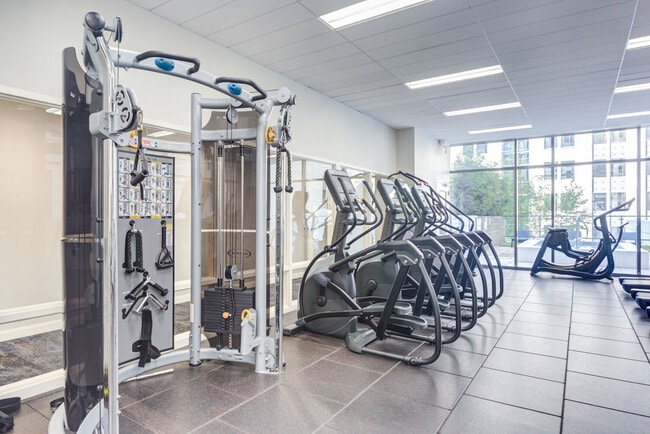 Photo - Lake and Wells Apartments