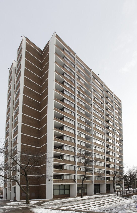 Edgeley Village Apartments 415 Driftwood Ct Toronto, ON