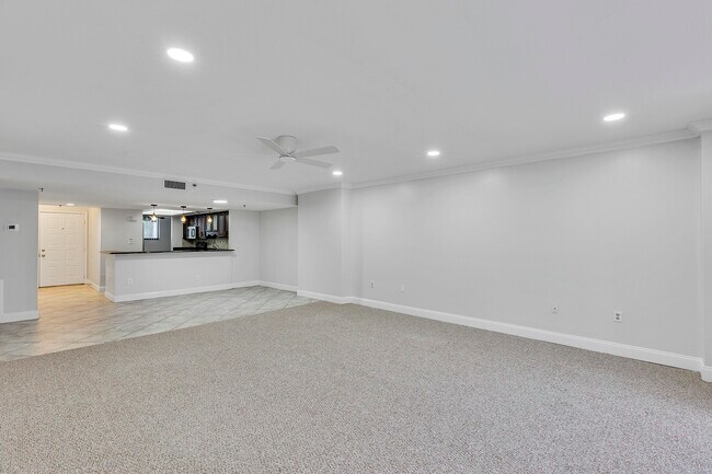 Foto del edificio - 530 E Central Blvd