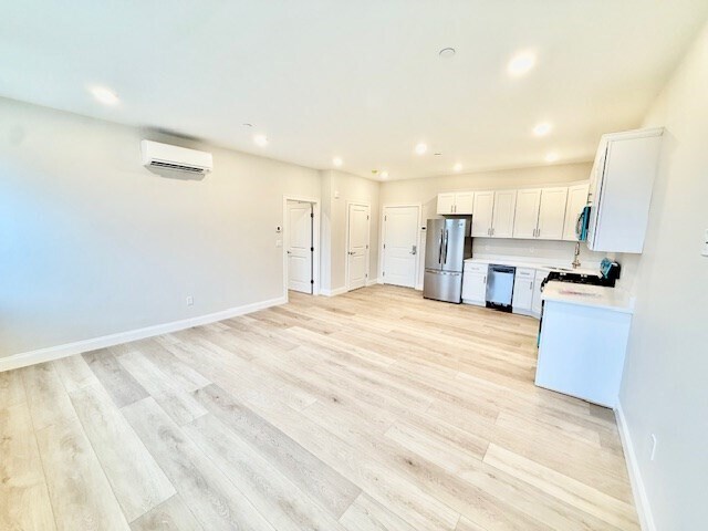 Foto del edificio - 220 Winthrop St