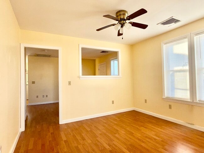 Building Photo - 1037 Cass Ave