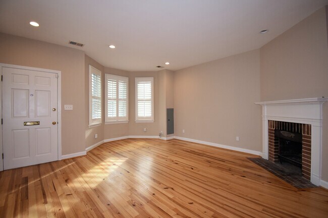 Foto del edificio - Capitol Hill Renovated 3 Bedroom Rowhome j...