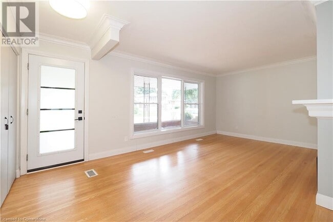 Building Photo - 111 Midland Dr