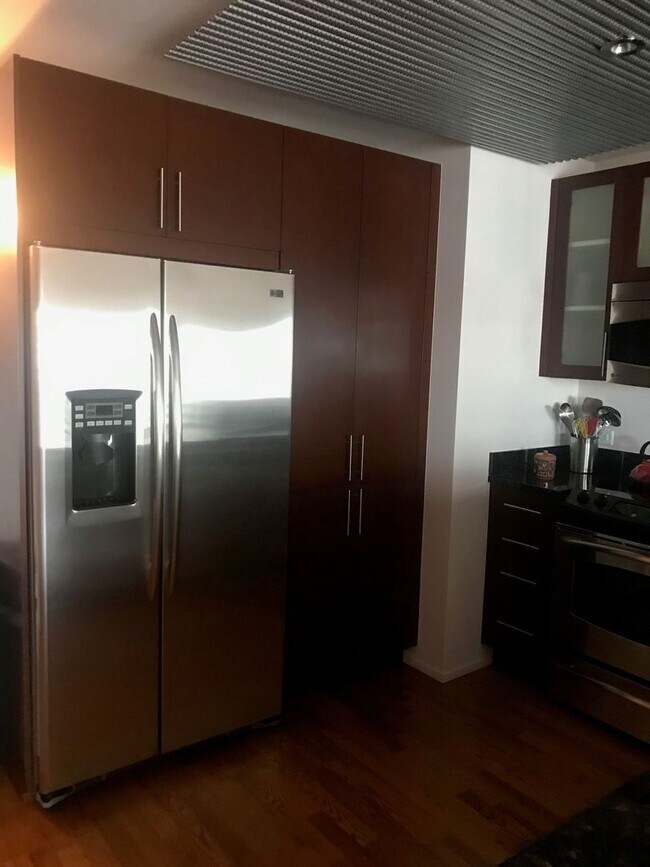 Foto del edificio - MONTAGE GEM With ALL UTILITIES INCLUDED