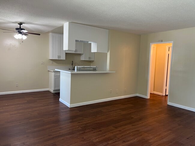 Building Photo - 1382 Loma Ave