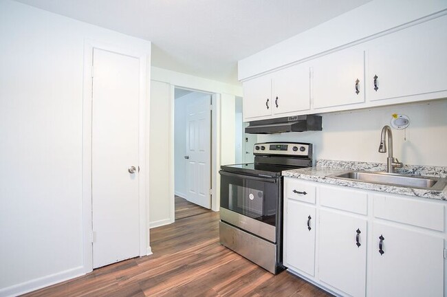 Photo - 98 N Alhambra Cir Apartment