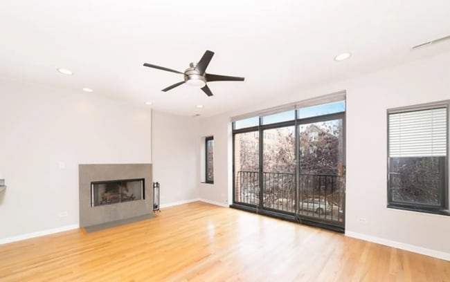 Building Photo - 1084 N Paulina St