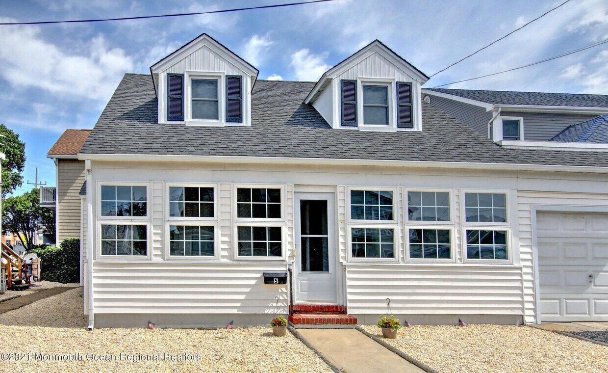 807 Grand Central Ave, Lavallette, NJ 08735 House Rental in