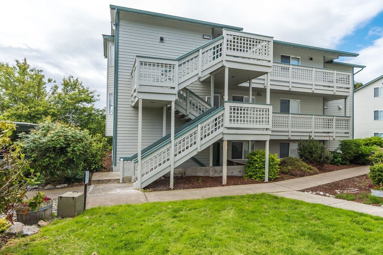 Foto principal - Three bedroom Two bath Condo at Point of V...