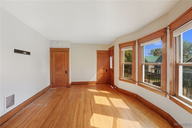 Building Photo - 168 Villa Ave