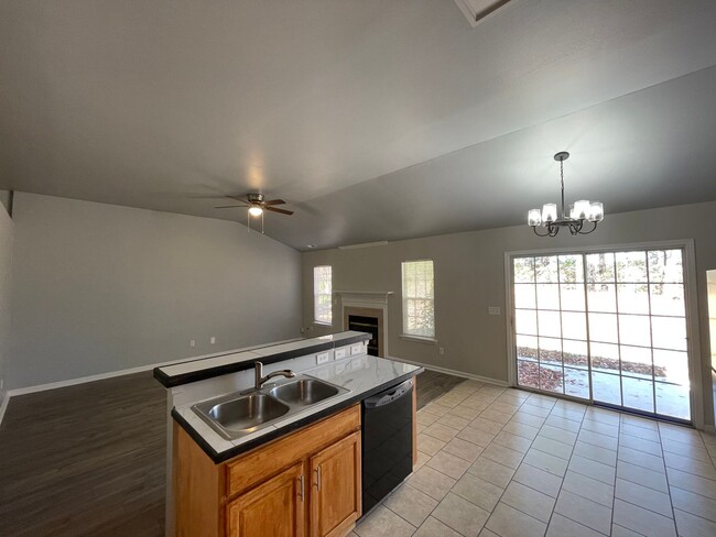 Building Photo - Beautiful ranch home in Steele Creek