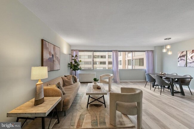 Foto del edificio - 4515 Willard Ave