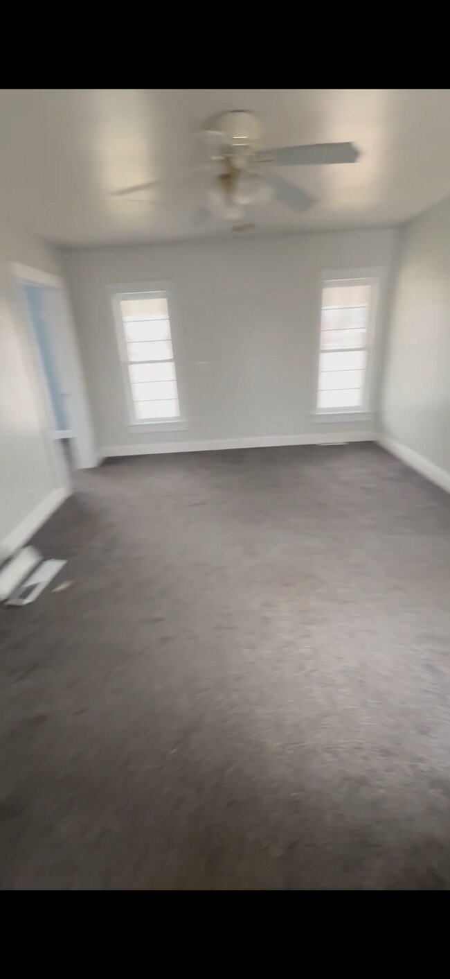 Foto del edificio - 4689 Center St