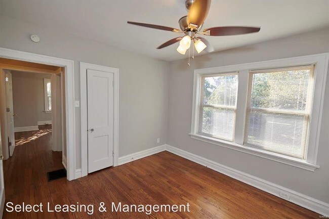 Foto del edificio - 3457 Lawn Ave