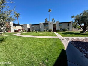 Building Photo - 4201 E Camelback Rd