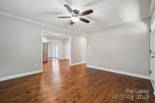 Foto del edificio - 259 Unionville - Indian Trail Rd W