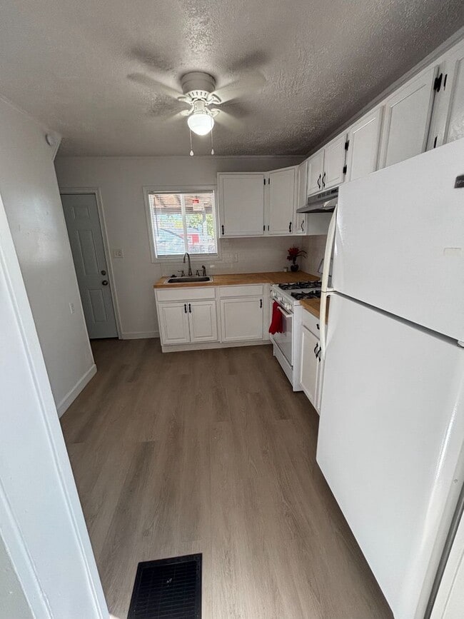 Foto del edificio - Charming 3 Bedroom Home