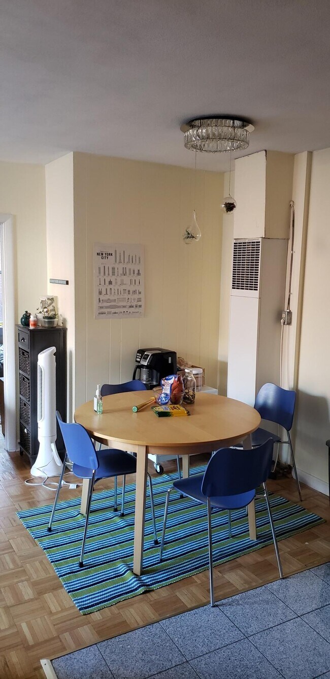 Building Photo - 145 Endicott St