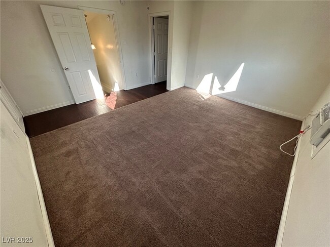 Building Photo - 113 Cedar St