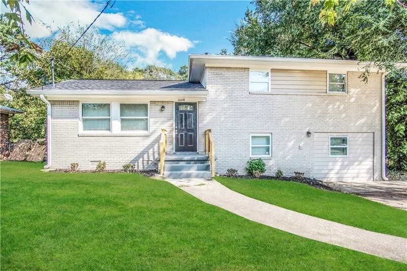 Foto principal - 1608 W Austin Rd