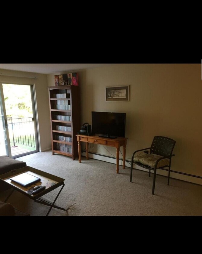 Primary Photo - 1611 White Cedar Blvd