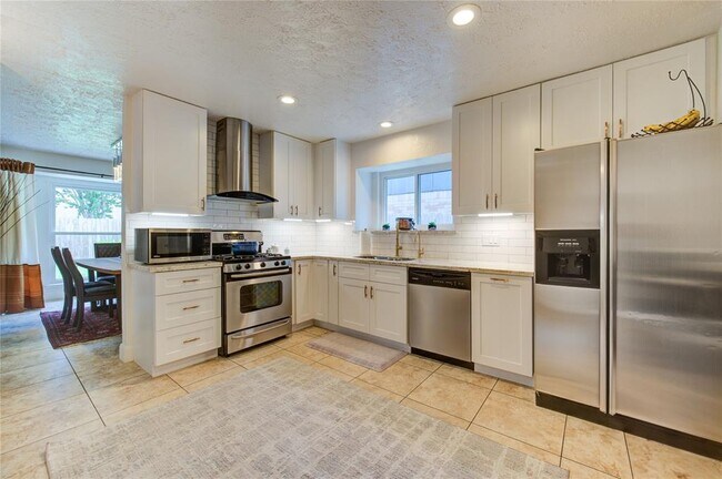 Foto del edificio - 1219 Hidden Canyon Rd