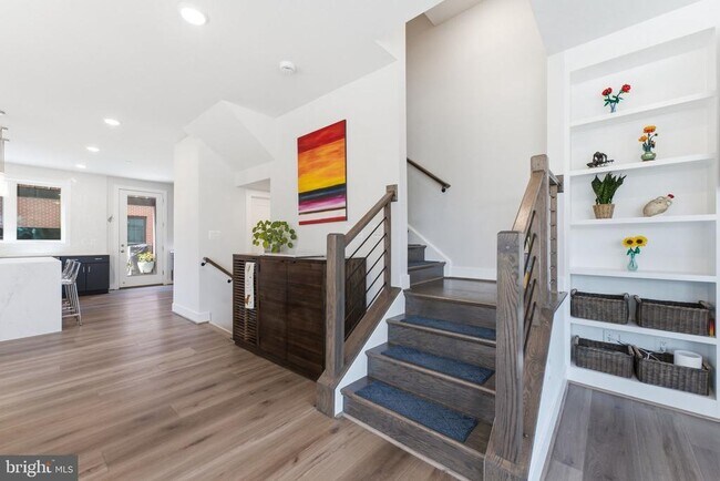 Foto del edificio - 329 Calvert Ave