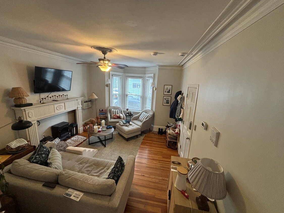 Building Photo - 149 L St