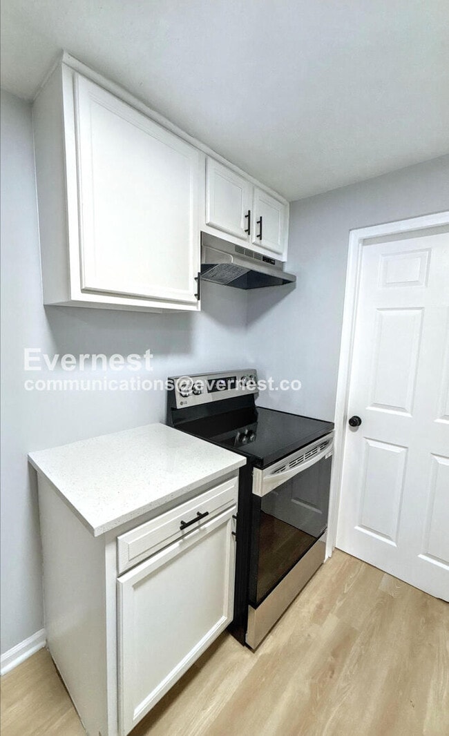 Foto del edificio - 2992 Pontiac St