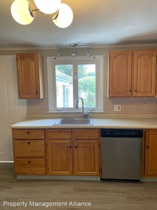 Foto del edificio - 3 br, 1 bath House - 210 Marilyn Avenue