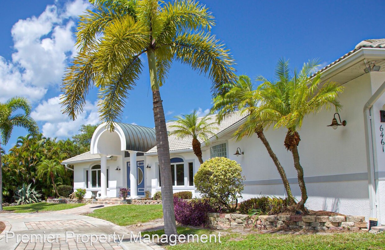 Foto principal - 6461 Livingston Woods Ln