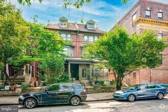 Building Photo - 259 S 46th St