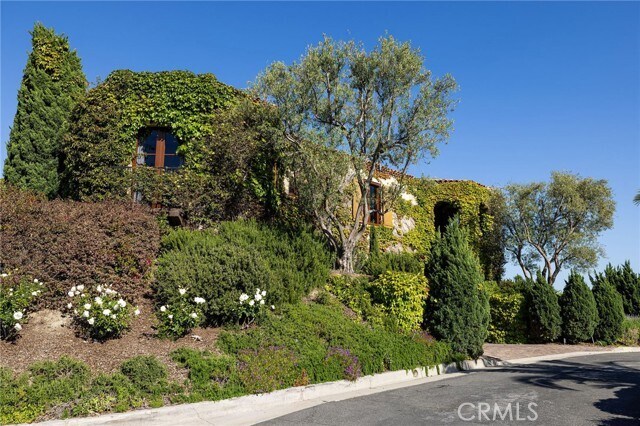 Building Photo - 1302 Skyline Dr