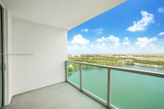 Building Photo - 2681 N Flamingo Rd