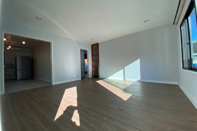 Foto del edificio - 8591 Higuera St