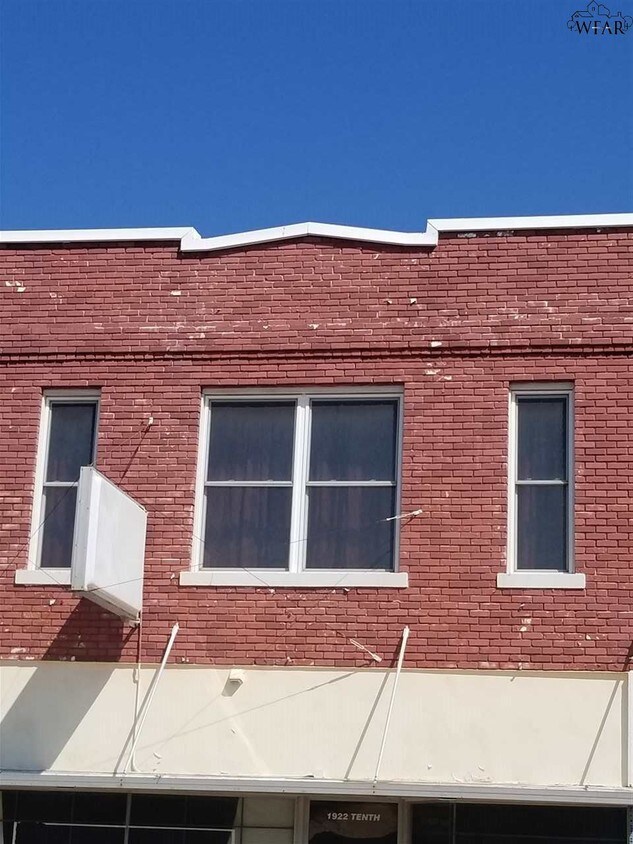 Primary Photo - 911 Van Buren St