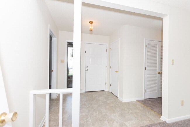 Foto del edificio - MOVE-IN READY