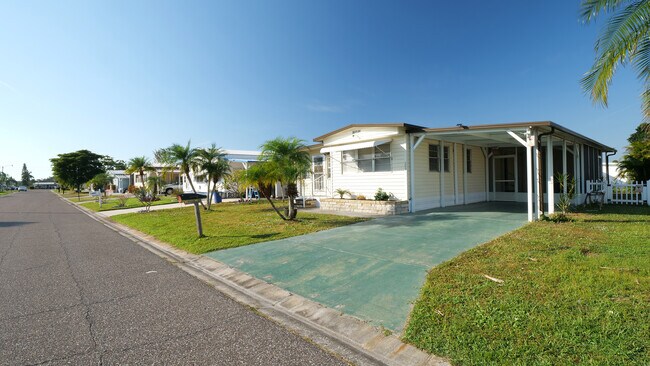 COMUNIDAD SIN RESTRICCIONES DE EDAD - 209 50th Avenue Plz E