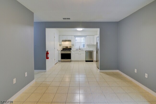 Building Photo - 131 Schley St