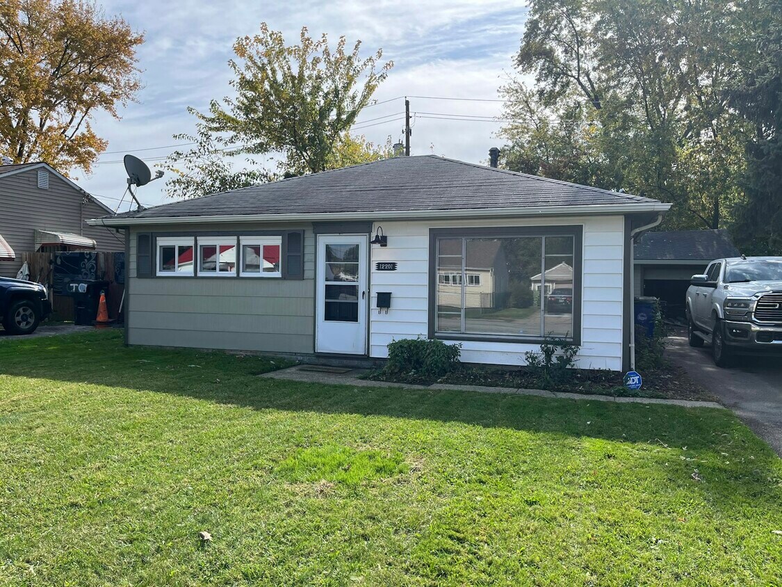 Foto principal - 12201 Summerland Ave