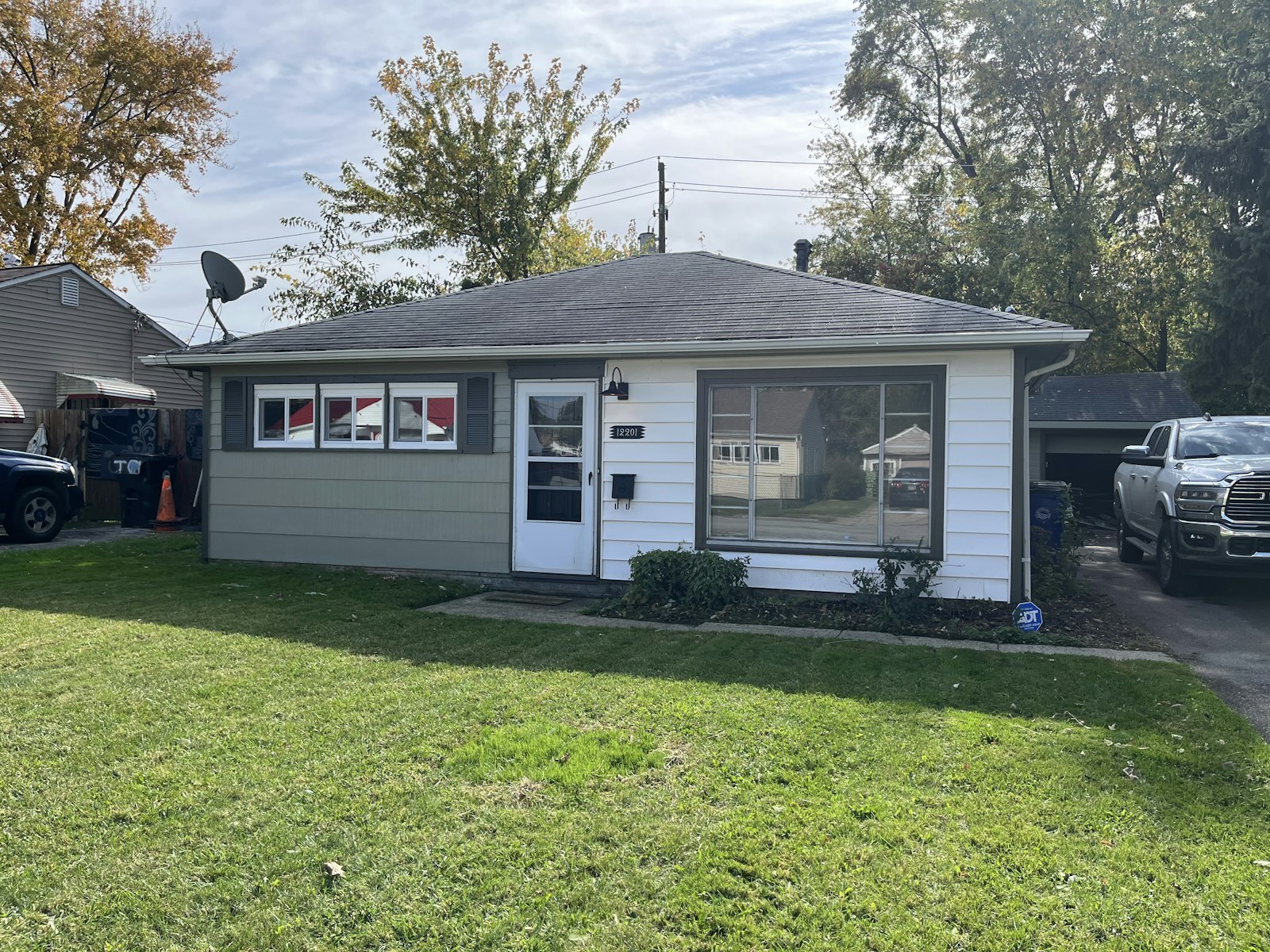 12201 Summerland Ave Cleveland, OH 44111 – photo 1