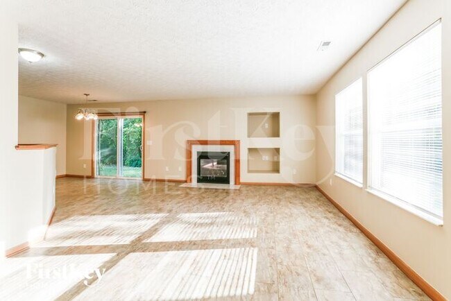 Building Photo - 5789 Red Sand Rd