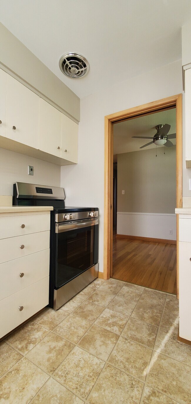 Foto del edificio - 2803 Seely Ave SE