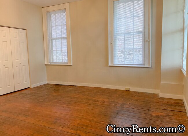 Building Photo - 525 Liberty Hl